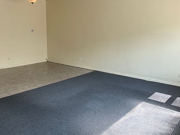 3rd image of 1419 N Broadway Ave