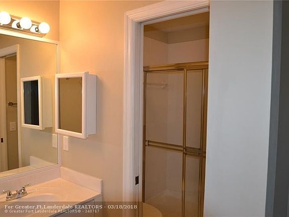 5th image of 1130 Chestnut Ln #1130