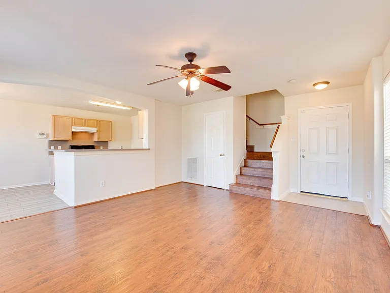 14034 Maximos Dr — Photo 5