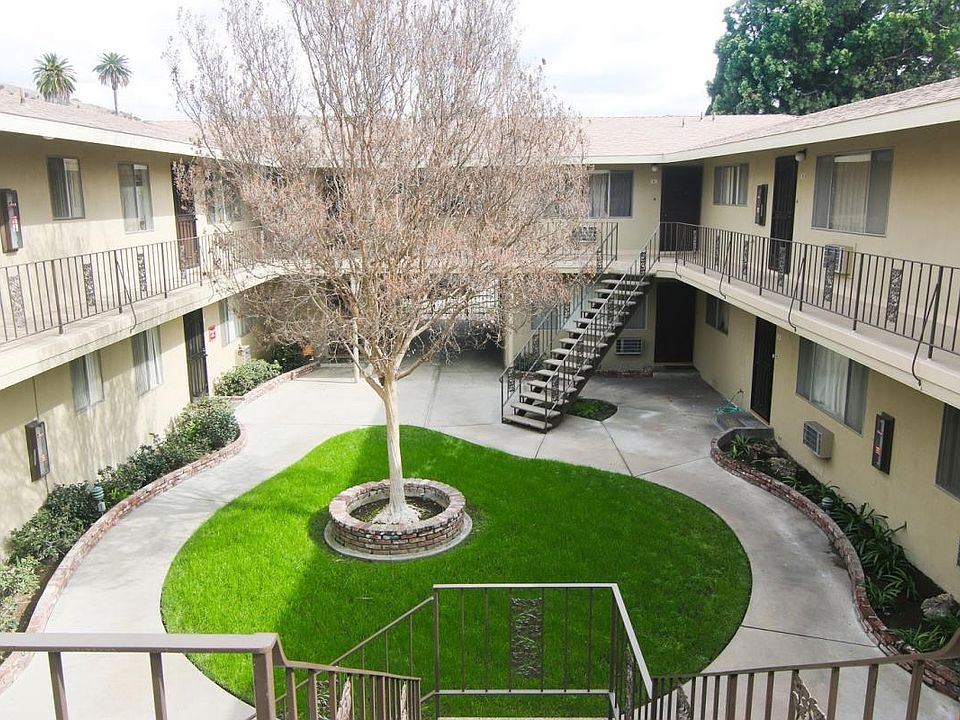 2nd image of 6243 Comstock Ave APT N