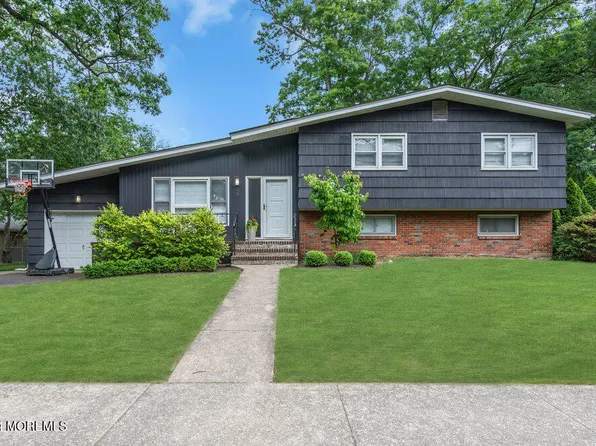 49 Roselle Court, Lakewood, NJ 08701