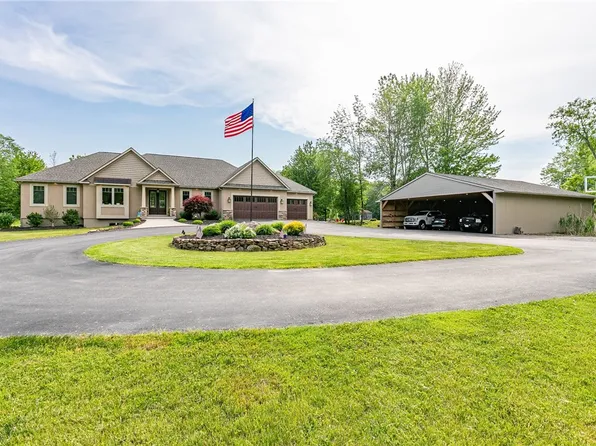 6810 Ontario Center Rd, Ontario, NY 14519