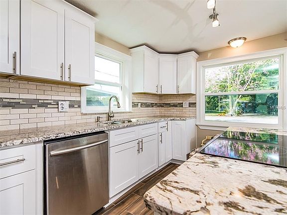 4th image of 3204 W Pearl Ave