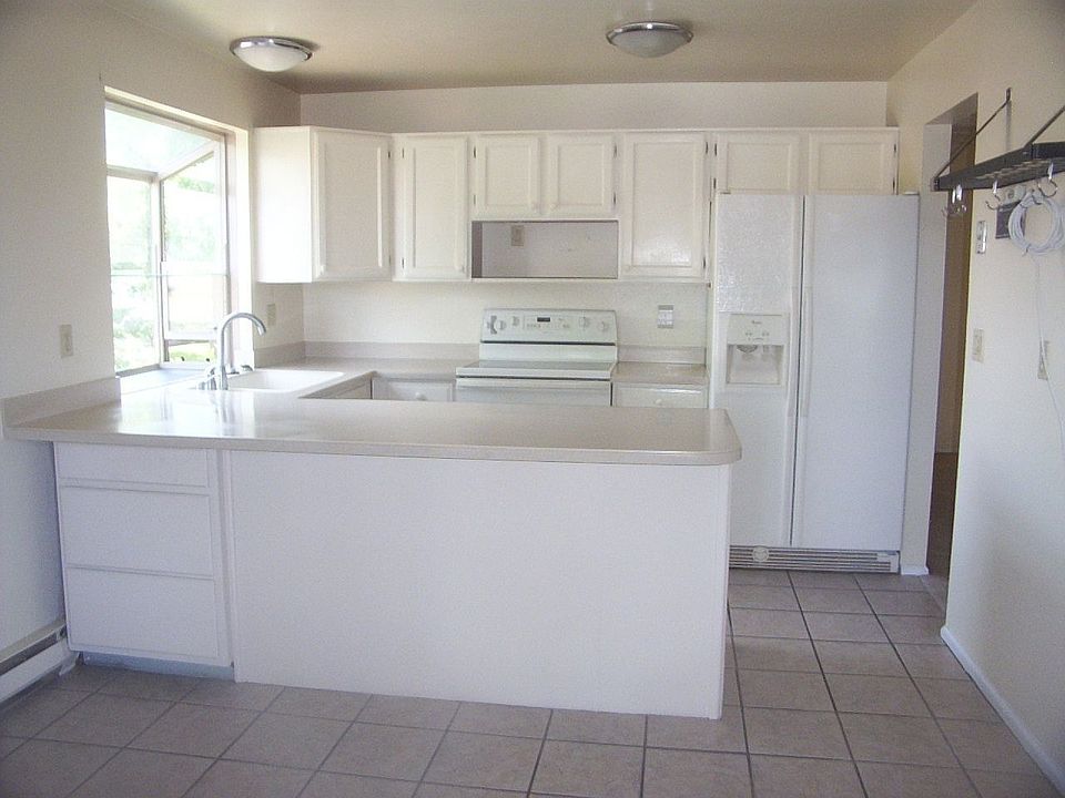 2nd image of 2607 S Cimarron St
