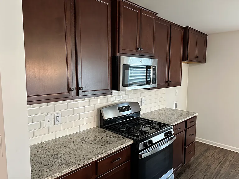 212 Hydra Cir — Photo 9