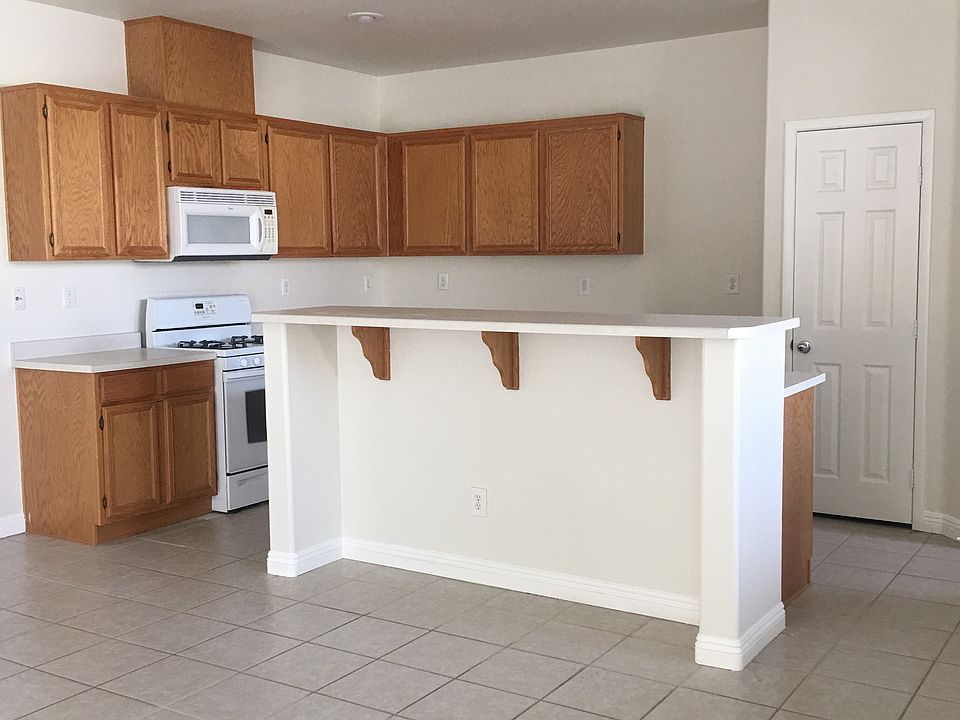 1st image of 20 Red Oak Canyon St Unit 2
