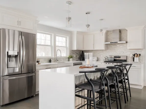 23 Waltham St #23, Watertown, MA 02472
