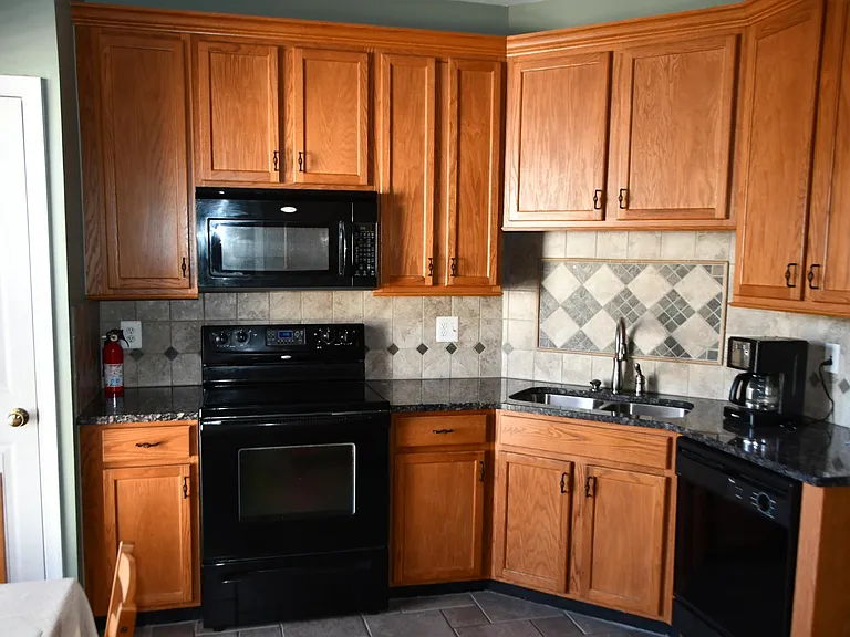8336 Green Grass Rd — Photo 5