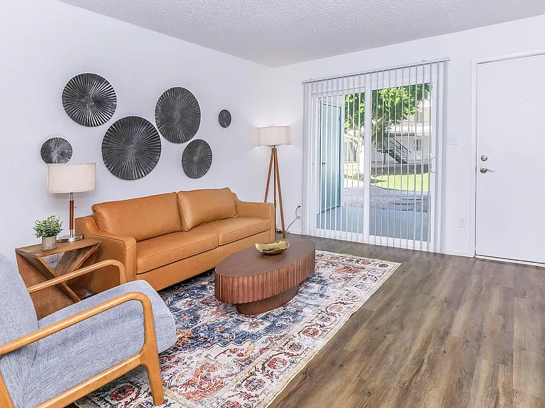 2 BED 2 BATH
