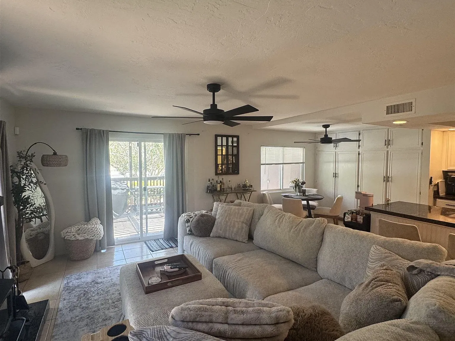 2 bed, 2.0 bath, 1280 sqft, $3,900 — Photo 4