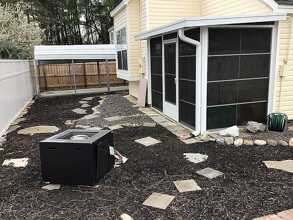 screen room & car port