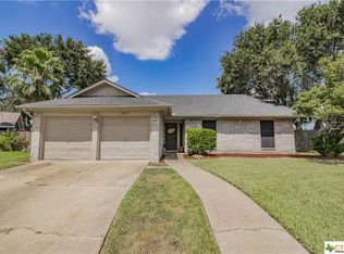 201 Fernwood Cir, Victoria, TX 77901