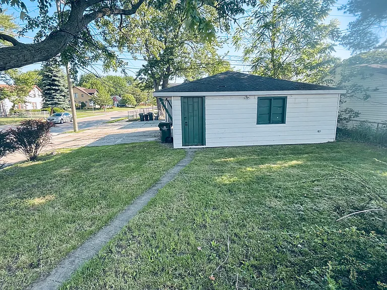 21727 Finlan St — Photo 3
