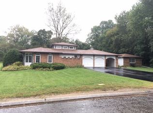 100 Jaclay Ct, Sleepy Hollow, IL 60118