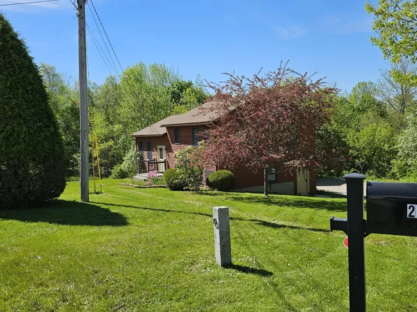 28 Park Avenue E, Brewer, ME 04412