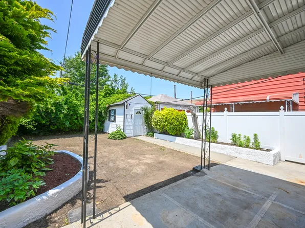 1726 East 52nd Street image 25 of 31