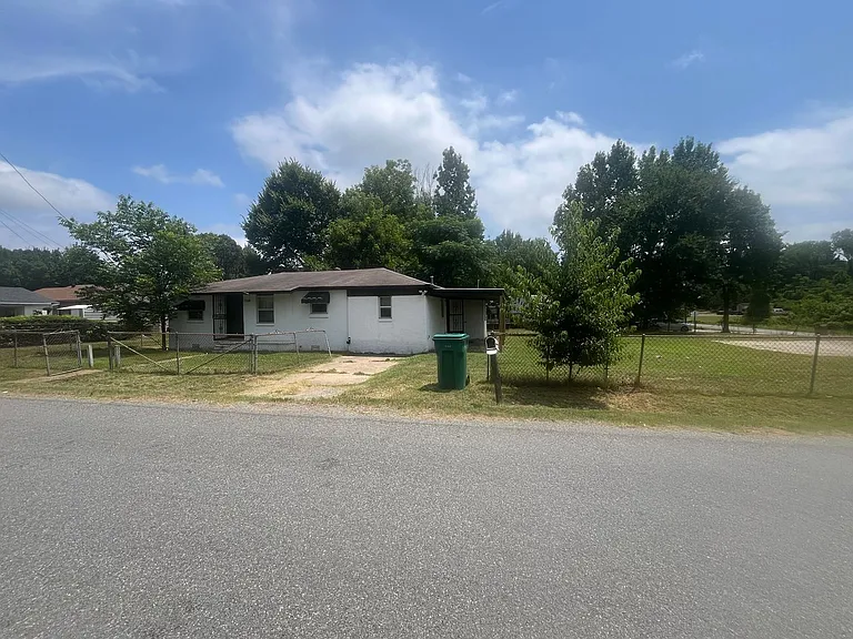508 Wallace Rd — Photo 1