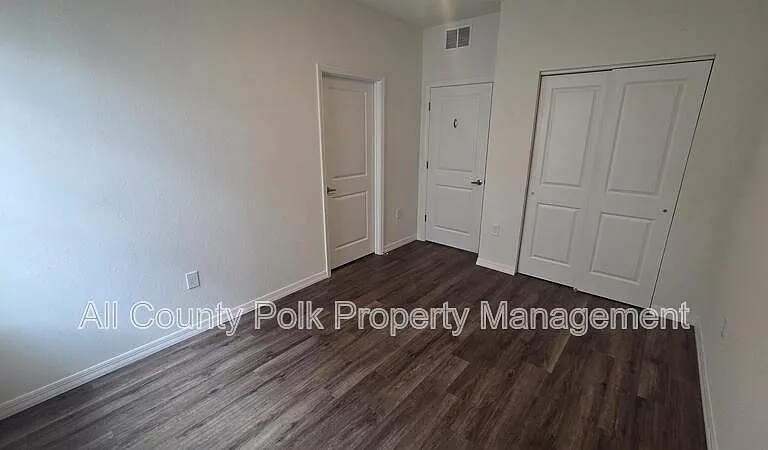 915 Ariana Apartment Community — Photo 15