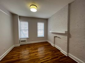 644 Amsterdam Ave