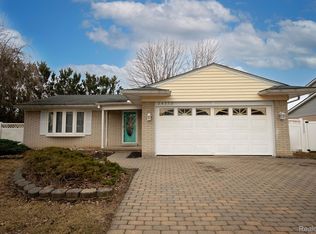 24772 Cabot Dr, Woodhaven, MI 48183