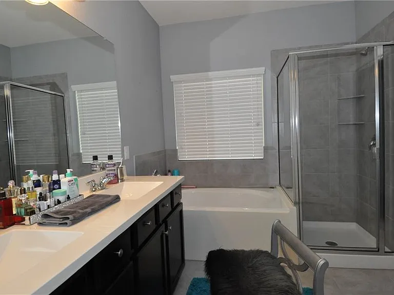 13911 Madrigal Ln — Photo 3