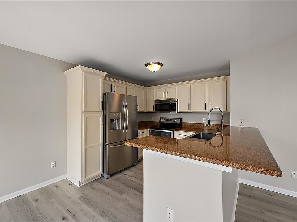 27201 Chesapeake Cir, photo 22