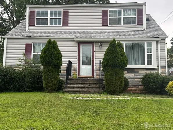 4 Fitzsimmons Ave, Middlesex, NJ 08846