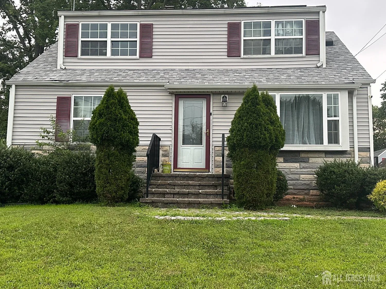 4 Fitzsimmons Ave photo 1