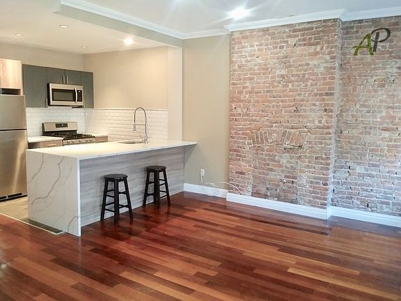 4th image of 731 Franklin Ave #2
