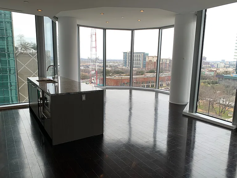 2900 McKinnon St #804 — Photo 17