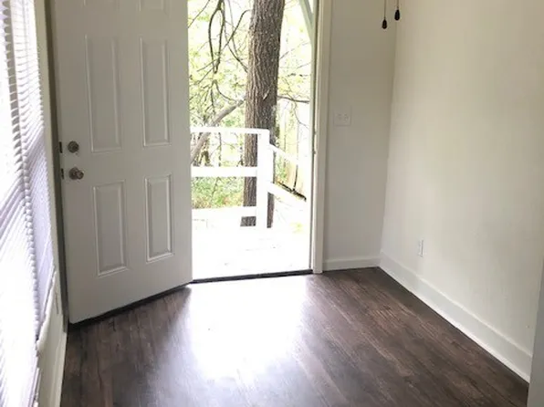 410 1/2 W Congress St, Denton, TX 76201