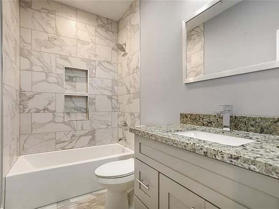 3rd image of 1026 Tricou St #1