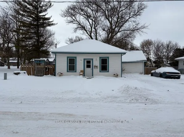 269 Richmond St, North Middlesex, ON N0M 2K0