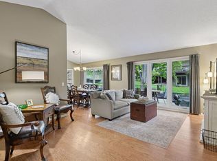 5248 Overlook Dr, Bloomington, MN 55437