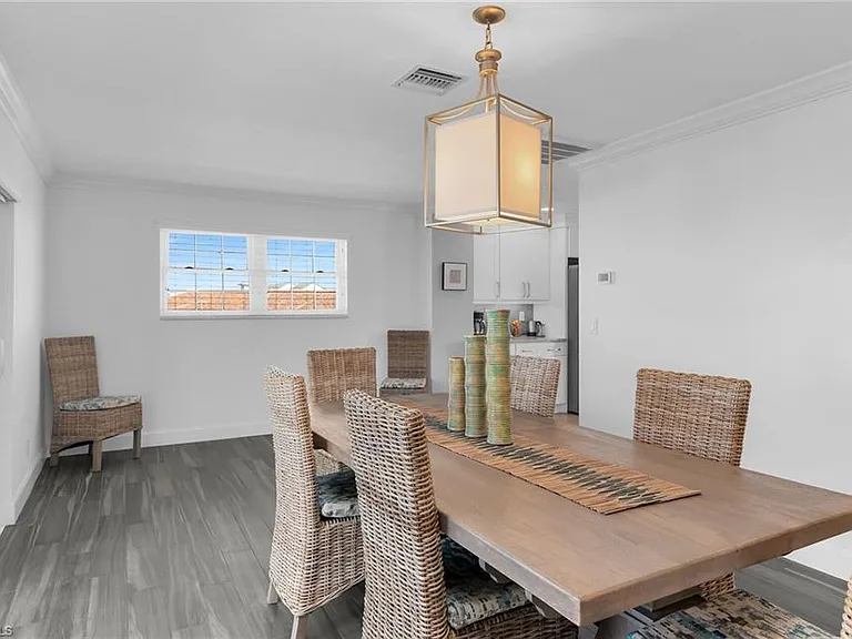 1020 Swallow Ave #302 — Photo 8