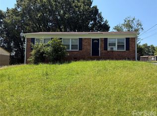 3025 Matthews Dr, Gastonia, NC 28052