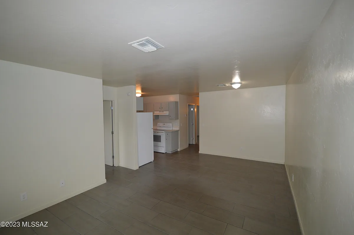 Building Photo - 2736 N Orchard Ave #1