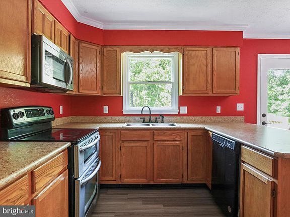 5th image of 449 E Fairchild Dr