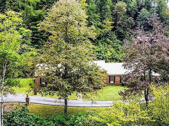 135 S Fidler Ct Pikeville KY