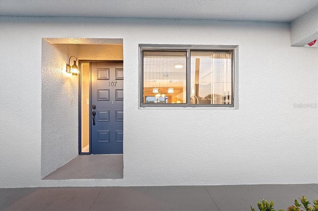 1356 Rio De Janeiro Ave APT 107