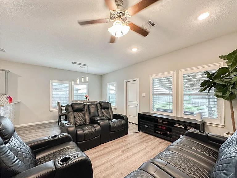 727 Road 5105 — Photo 20