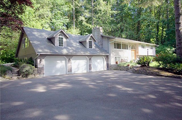 1st image of 6122 Buckthorn Ct NW