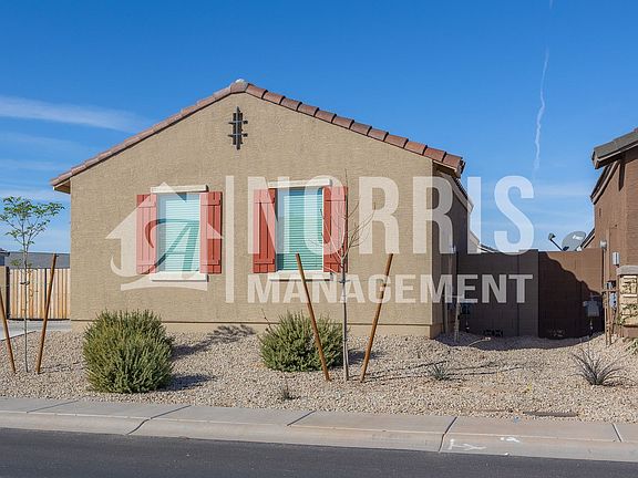 3rd image of 247 S San Gregorio Ln