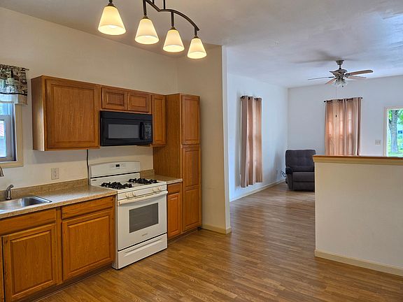 5th image of 308 4th St
