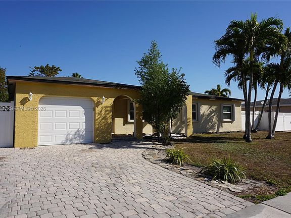 5th image of 4857 Alfresco St