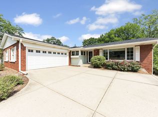 629 S Stratford Ave, Elmhurst, IL 60126