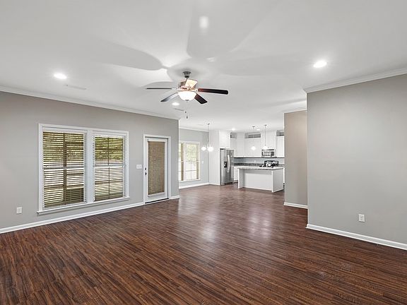 4th image of 222 Belhaven Dr