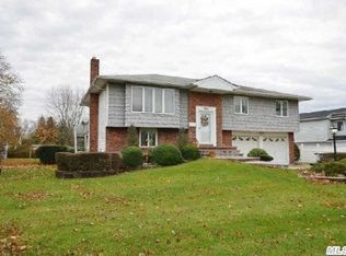 3 Silo Rd, Commack, NY 11725
