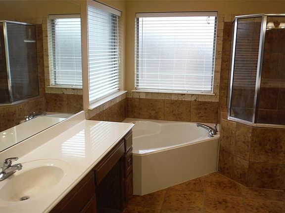 4th image of 106 Prairie Dunes Dr