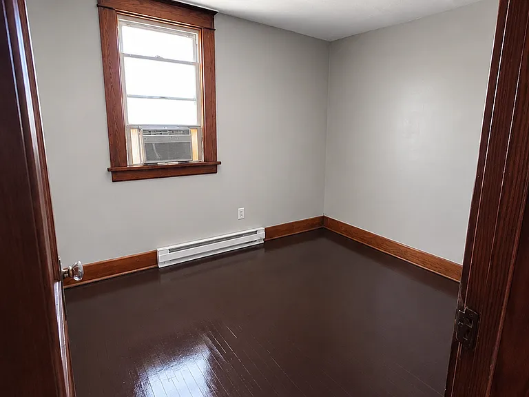 118 Barnard St #2 — Photo 4